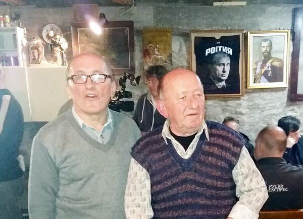 Браћа Мирослав и Малиша Петрушић, једни од иницијатора промене имена села Аџинци у Путиново. - Sputnik Србија