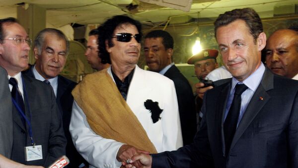 Никола Саркози и Муамер Гадафи - Sputnik Србија