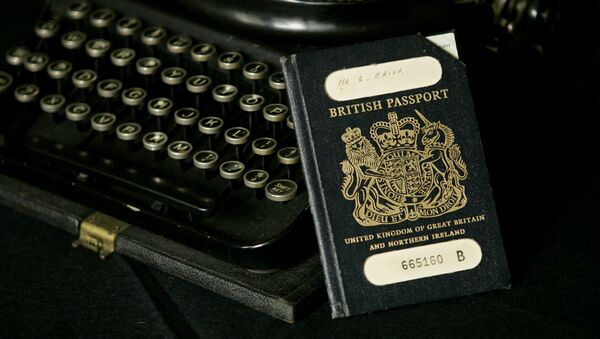 Традиционални британски пасош. - Sputnik Србија
