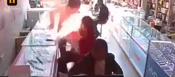 Експлозија мобилног телефона у Кини - Sputnik Србија