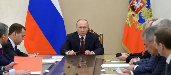 Председник Русије Владимир Путин са седници Савета безбедности - Sputnik Србија