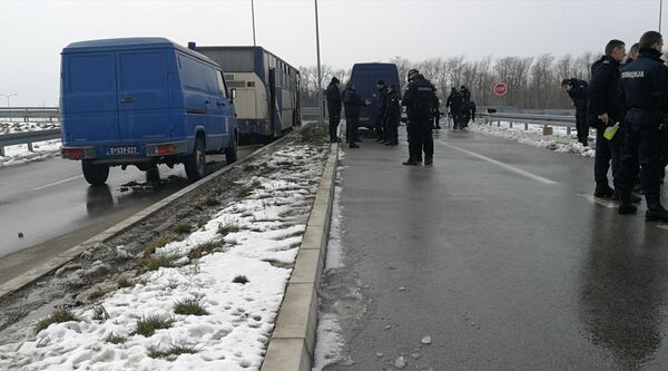 Полиција на скретању за с. ц. Ковилово Полиција на скретању за с. ц. Ковилово - Sputnik Србија