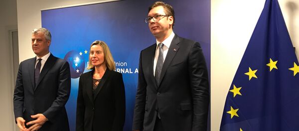 Hašim Tači, Federika Mogerini i Aleksandar Vučić Hašim Tači, Federika Mogerini i Aleksandar Vučić - Sputnik Srbija