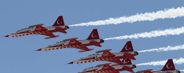 Турска акробатска група  - Sputnik Србија