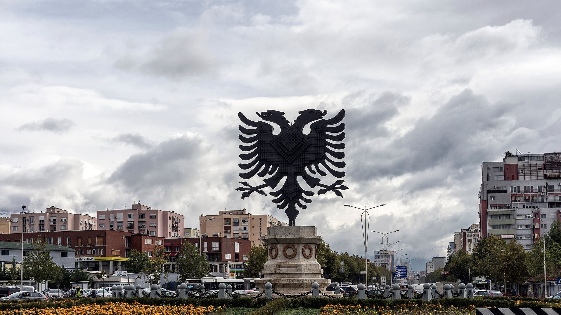 Grb Albanije na trgu u Tirani - Sputnik Srbija, 1920, 07.04.2021