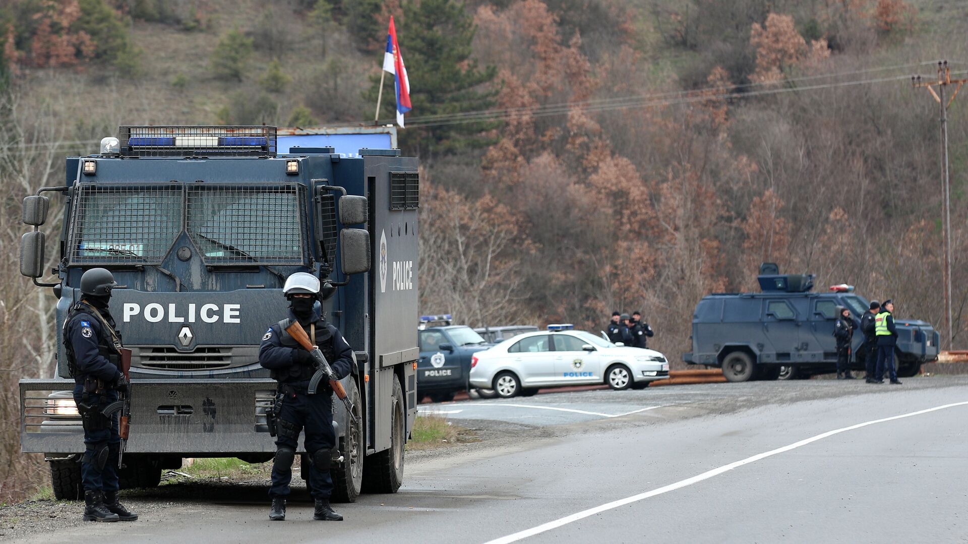 Policija tzv. Kosova pored puta - Sputnik Srbija, 1920, 09.01.2022