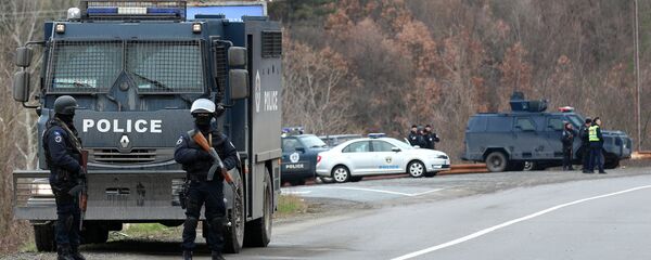 Policija tzv. Kosova pored puta Policija tzv. Kosova pored puta - Sputnik Srbija