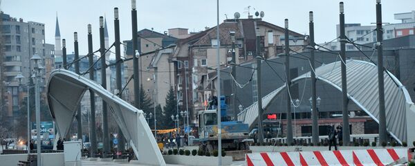 Most koji deli severni i južni deo Kosovske Mitrovice - Sputnik Srbija