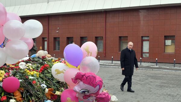 Predsednik Rusije Vladimir Putin u Kemerovu - Sputnik Srbija