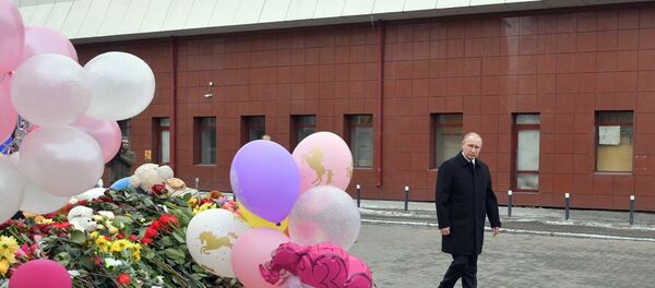 Predsednik Rusije Vladimir Putin u Kemerovu - Sputnik Srbija