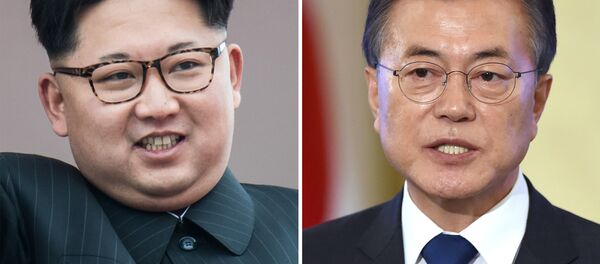 Kim Džong Una i Mun Džae In Kim Džong Una i Mun Džae In - Sputnik Srbija