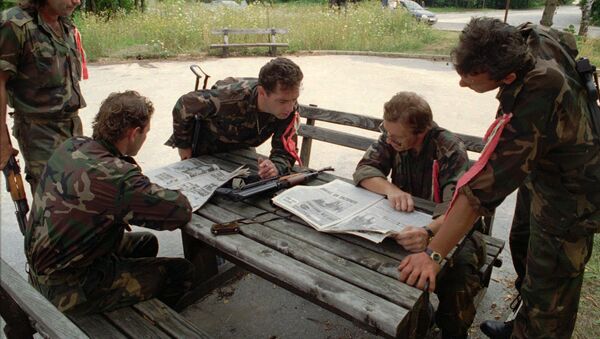 Hrvatski vojnici tokom akcije Oluja snimljeni na Plitvičkim jezerima - Sputnik Srbija