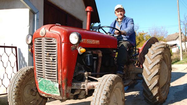 Prva serija IMT-ovih traktora - Sputnik Srbija