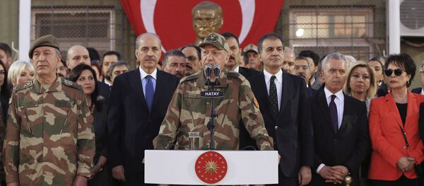 Predsednik Turske Redžep Tajip Erdogan u uniformi Predsednik Turske Redžep Tajip Erdogan u uniformi - Sputnik Srbija