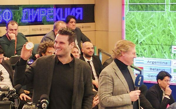 Nemački glumac Filip Rajnhard na žrebu za Art fudbal. - Sputnik Srbija