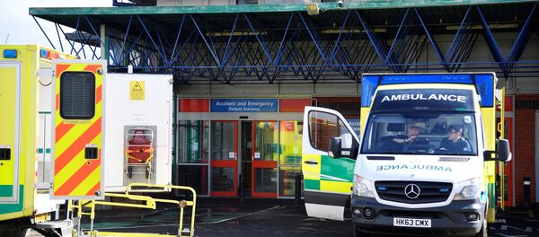 Vozilo ispred hitne pomoći u Solsberiju - Sputnik Srbija