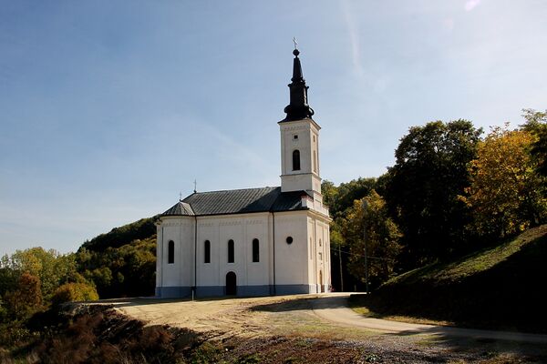 Црква рођења Пресвете Богородице у селу Новаци код Уба Црква рођења Пресвете Богородице у селу Новаци код Уба - Sputnik Србија