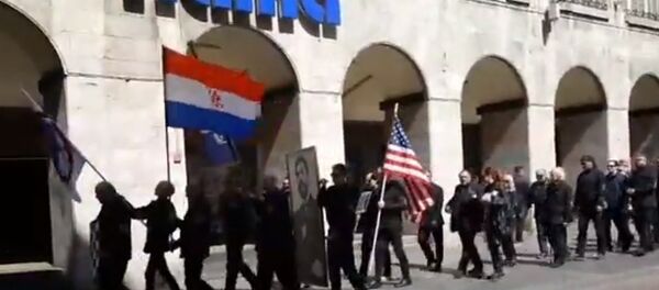 Усташе марширају центром Загреба Усташе марширају центром Загреба - Sputnik Србија