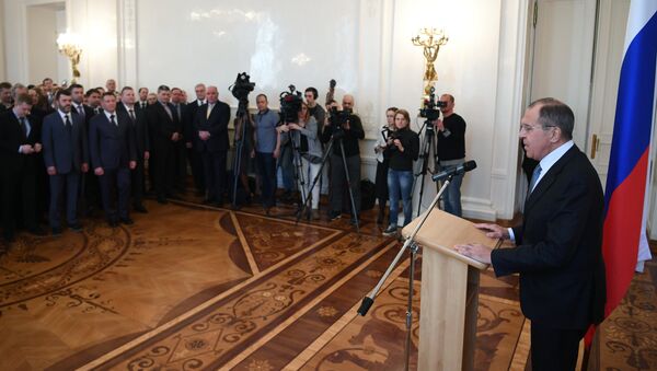 Министар спољних послова Русије Сергеј Лавров током састанка са протераним руским дипломатама - Sputnik Србија