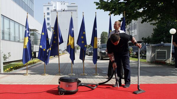 Заставе ЕУ и тзв. Косова у Приштини - Sputnik Србија