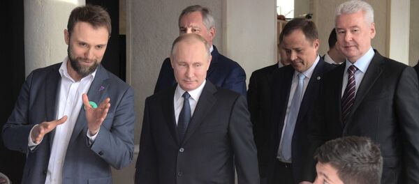 Predsednik Rusije Vladimir Putin u centru Kosmonautika i aviacija Predsednik Rusije Vladimir Putin u centru Kosmonautika i aviacija - Sputnik Srbija