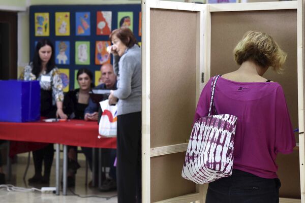 Највећи грађански протести у Европи настављају се чим прође вирус /видео/ Највећи грађански протести у Европи настављају се чим прође вирус /видео/ - Sputnik Србија