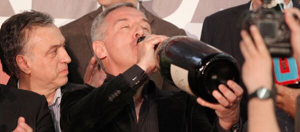 Milo Đukanović nazdravlja pobedu na izborima - Sputnik Srbija