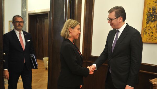 Predsednik Srbije Aleksandar Vučić sa visokom predstavnicom EU Federikom Mogerini - Sputnik Srbija