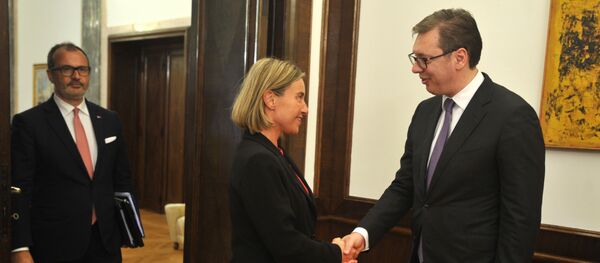 Predsednik Srbije Aleksandar Vučić sa visokom predstavnicom EU Federikom Mogerini - Sputnik Srbija