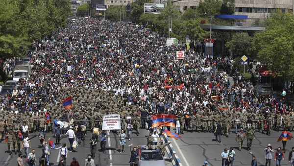 Protesti u Jermeniji protiv premijera Serža Sargsjana - Sputnik Srbija