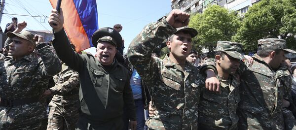 Protesti u Jermeniji protiv premijera Serža Sargsjana 23.04.2018 - Sputnik Srbija