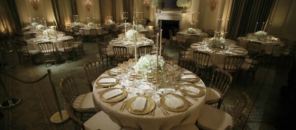 Сто спреман за америчког и француског председника и њихове супруге - Sputnik Србија