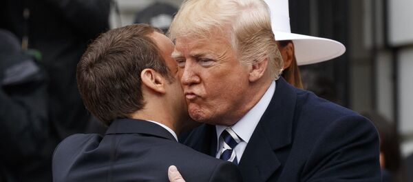 Donald Tramp i Emanuel Makron - Sputnik Srbija