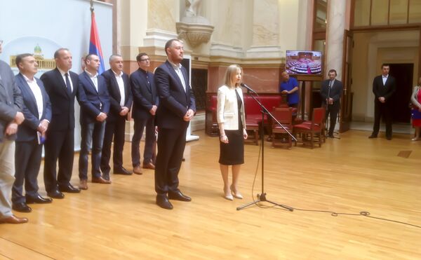 Наталија Поклонска у Скупштини Србије Наталија Поклонска у Скупштини Србије - Sputnik Србија