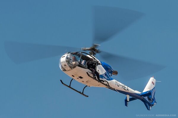 Газела МУП-а Србије - припадник САЈ наоружаном снајперском пушком пружа подршку противтерористичкој акцији на земљи. - Sputnik Србија