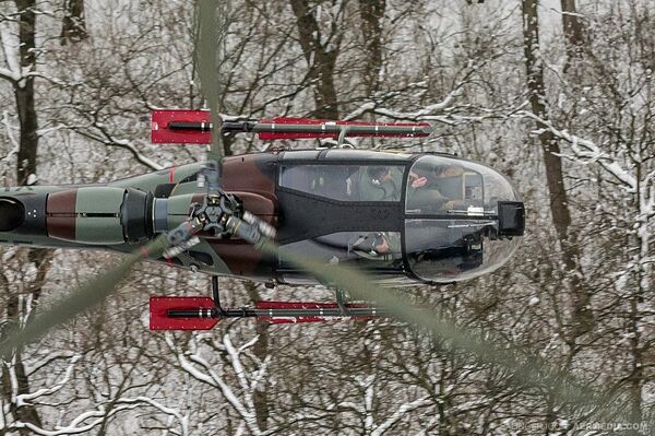 Газела у оштром заокрету, због снежних услова хеликоптер је опремљен додатним, ширим скијама. - Sputnik Србија