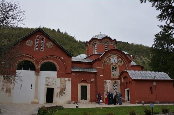 Пећка патријаршија - Ако не одлазимо на Косово и Метохију и не причамо с тим људима, онда нема спаса, каже Фехејра. Пећка патријаршија - Ако не одлазимо на Косово и Метохију и не причамо с тим људима, онда нема спаса, каже Фехејра. - Sputnik Србија