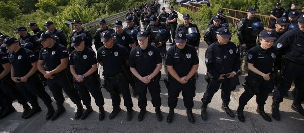 Policija u Jarku, na ulazu u Hrtkovce - Sputnik Srbija