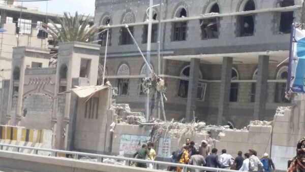 Председничка палата у Сани, Јемен после бомбардовања. - Sputnik Србија