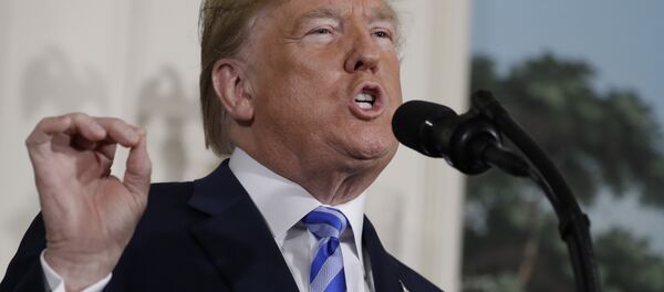 Donald Tramp na konferenciji za novinare u Beloj Kući govori o iranskom nuklearnom sporazumu. Donald Tramp na konferenciji za novinare u Beloj Kući govori o iranskom nuklearnom sporazumu. - Sputnik Srbija