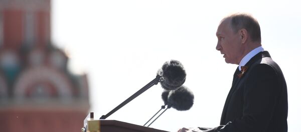 Ruski predsednik Vladimir Putin na vojnoj paradi u čast 73. godišnjice pobede u Velikom otadžbinskom ratu - Sputnik Srbija