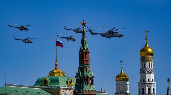 Grmljavina s visina: Zbog njih je cela Moskva danas gledala u nebo - Sputnik Srbija