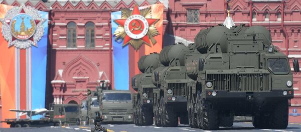 Противваздушни ракетни систем С-400 „Тријумф“ на паради на Црвеном тргу у Москви за Дан победе - Sputnik Србија