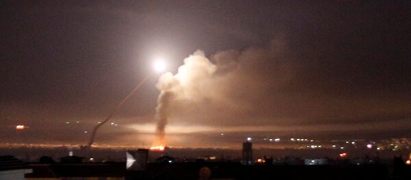 Ракетни напад виђен из Дамаска Ракетни напад виђен из Дамаска - Sputnik Србија