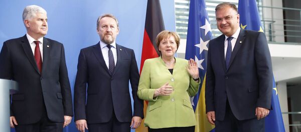 Dragan Čović, Bakir Izetbegović, Angela Merkel i Mladen Ivanić Dragan Čović, Bakir Izetbegović, Angela Merkel i Mladen Ivanić - Sputnik Srbija