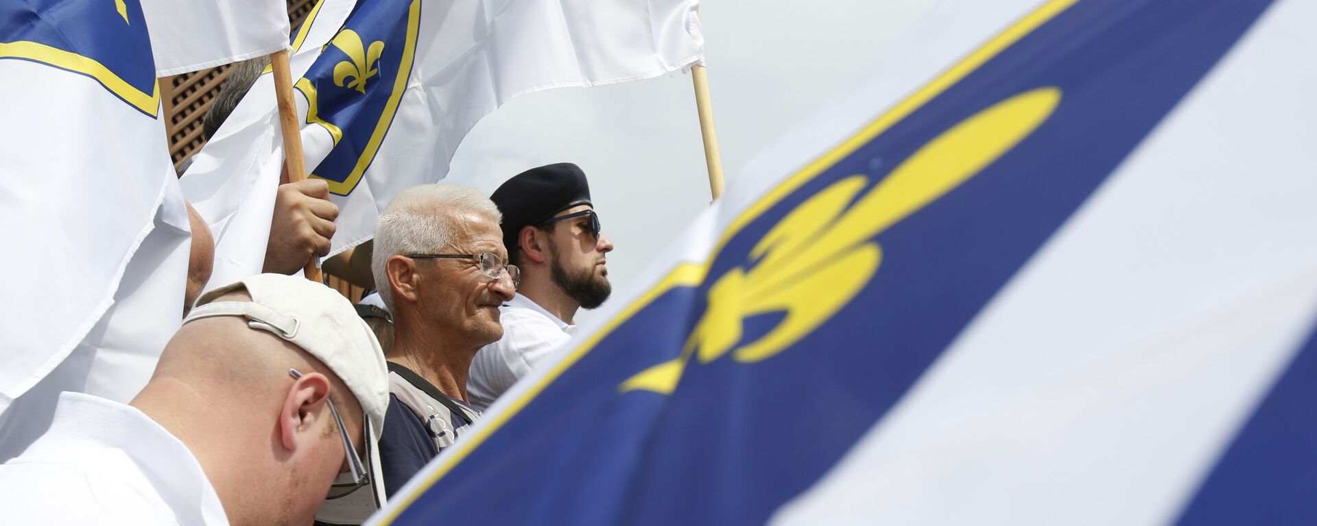 Bošnjačke zastave na protestu u Sarajevu, 4. maja 2018. godine - Sputnik Srbija, 1920, 09.06.2018