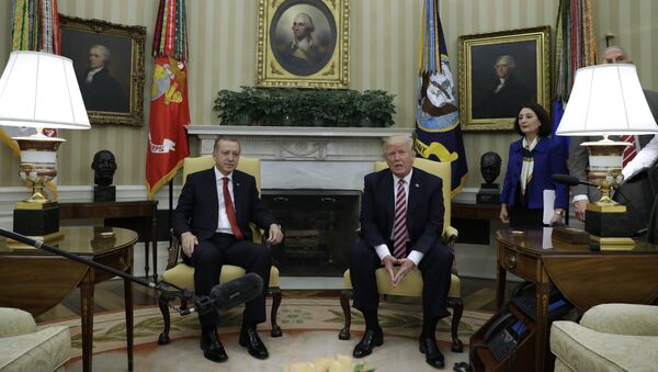 Председник САД Доналд Трамп и председник Турске Реџеп Тајип Ердоган - Sputnik Србија