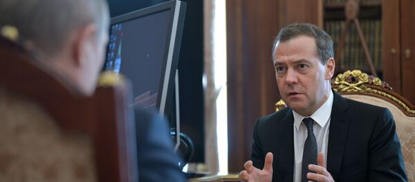 Predsednik Ruske Federacije Vladimir Putin i predsedavajući Vlade Dmitrij Medvedev - Sputnik Srbija