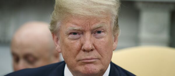 Председник САД Доналд Трамп у Овалној соби Беле куће - Sputnik Србија