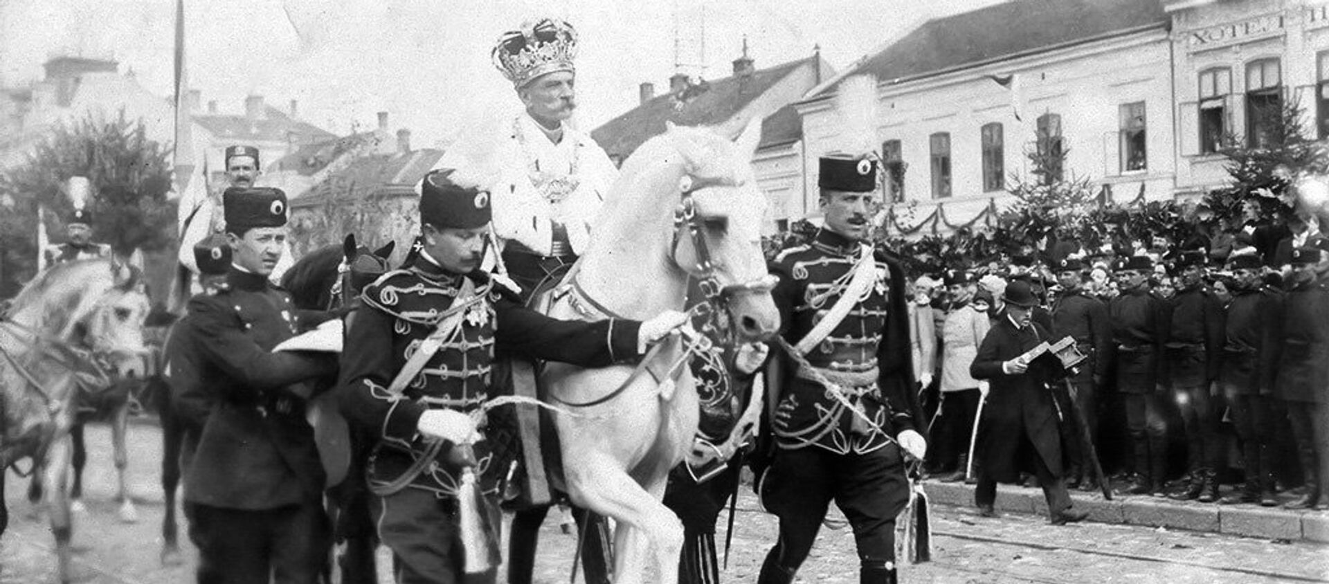 Крунисање краља Петра I Карађорђевића 21. септембра 1904. - Sputnik Србија, 1920, 24.11.2021
